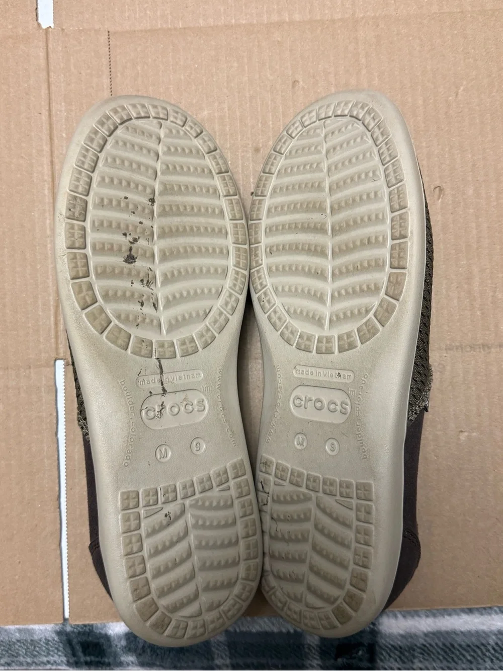 Crocs Men’s Santa Cruz Loafers Slip Ons Size 9 Brown/Tan